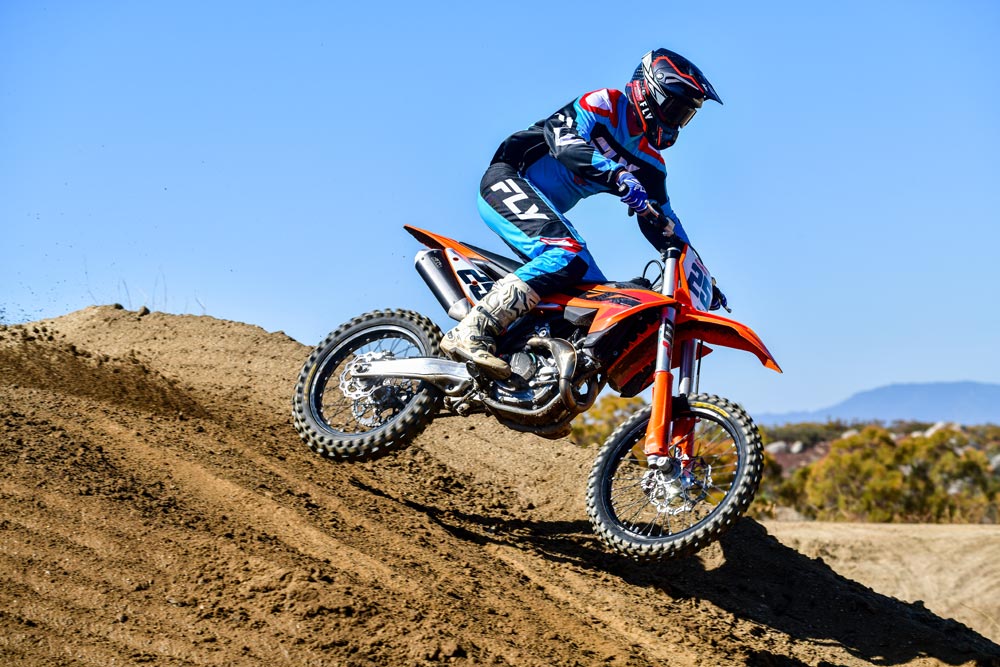 2025 KTM 450 SX-F at MX track 2025 KTM 450 SX-F at MX track