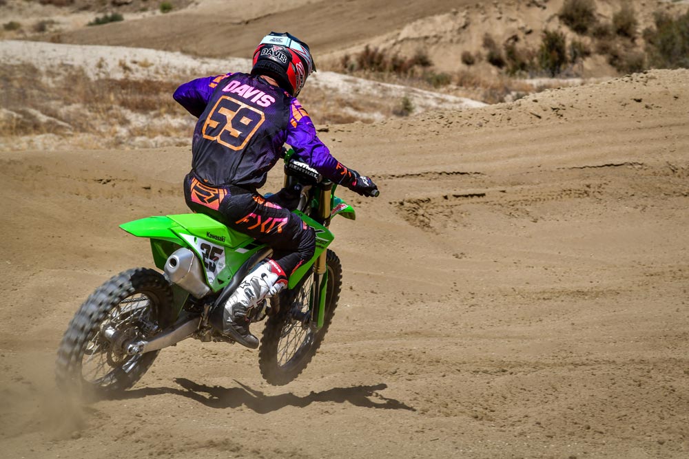 2025 Kawasaki KX450 action 2025 Kawasaki KX450 action