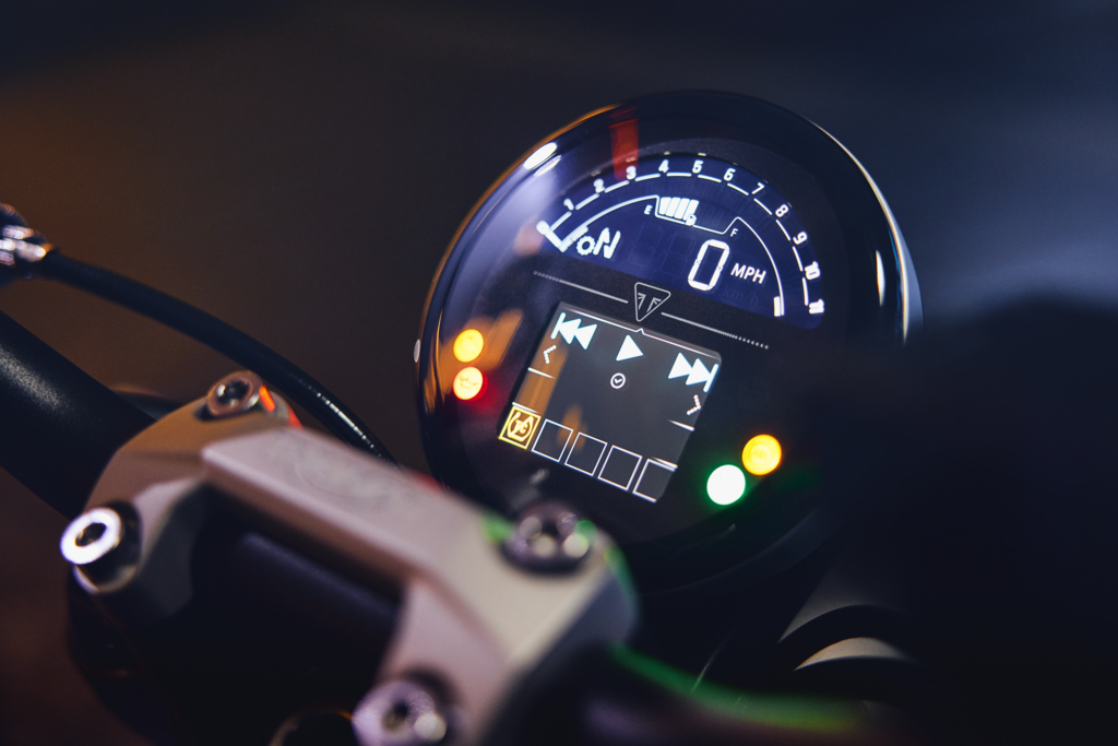 2025 Triumph Trident 660 dash, lights on