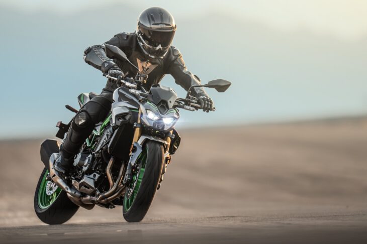 2025 Kawasaki Z900 ABS and Z900 ABS SE First Look and Specs