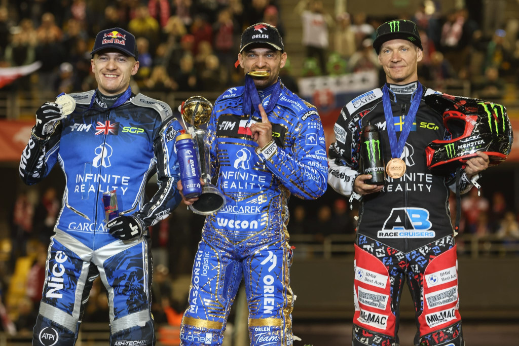 Bartosz Zmarzlik (center) Robert Lambert (left) Fredrik Lindgren (right) at 2024 Speedway of Poland