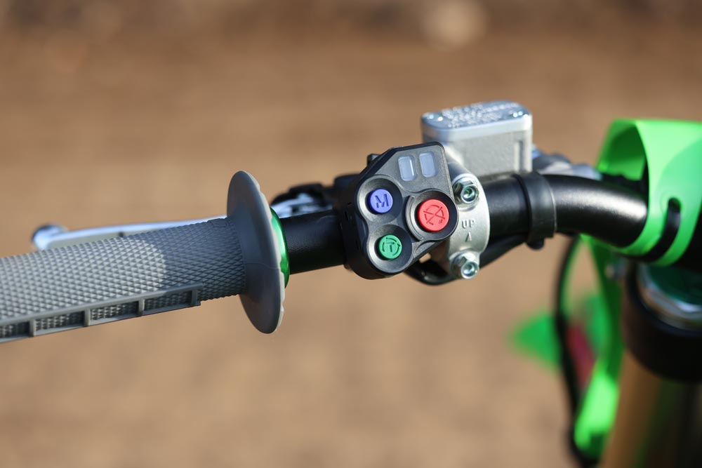 2025 Kawasaki KX250 handlebar controls 2025 Kawasaki KX250 handlebar controls