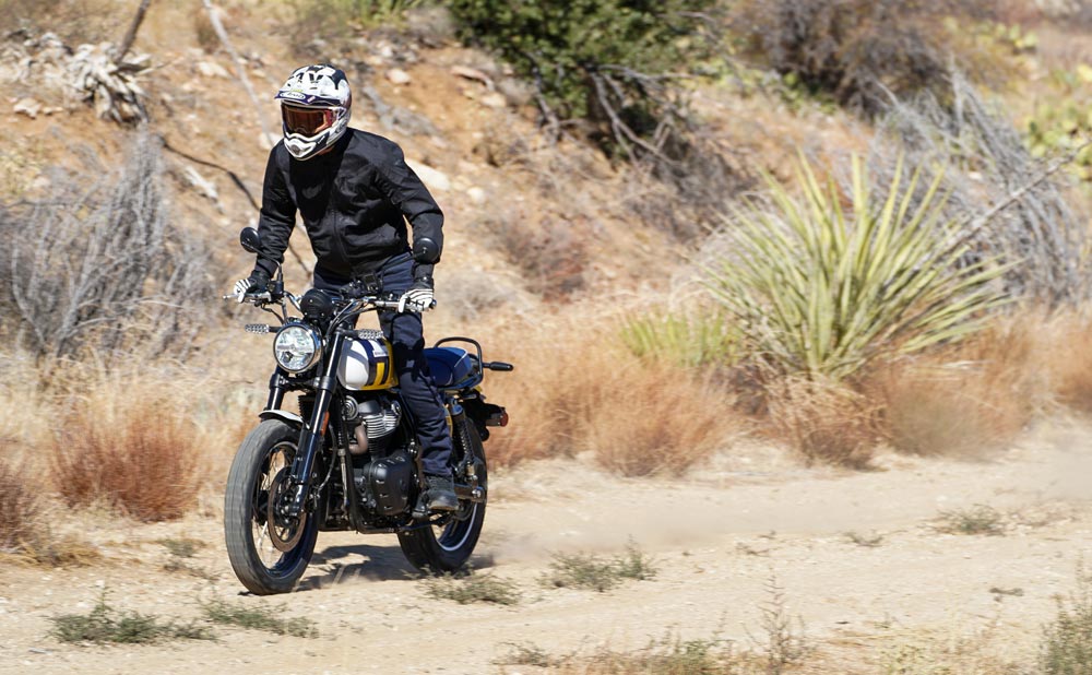 2025 Royal Enfield Bear 650 off-roading 2025 Royal Enfield Bear 650 off-roading