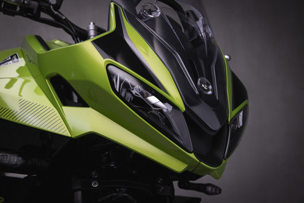 2025 Triumph Tiger Sport 660 headlight