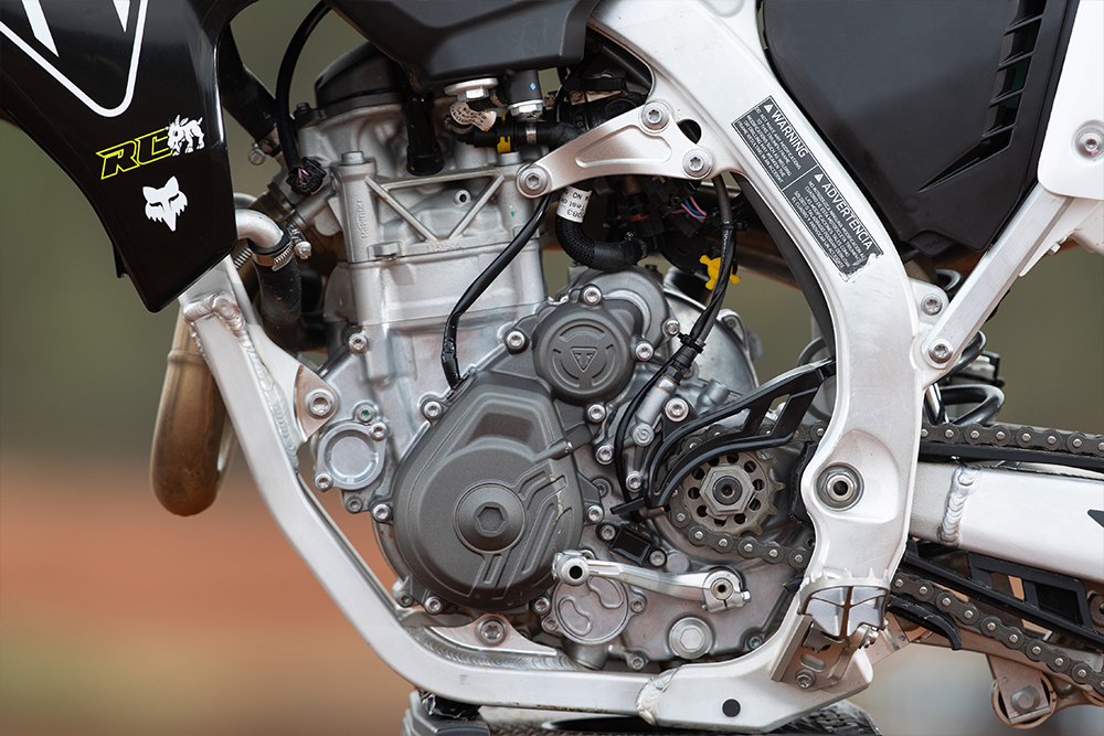 2025-triumph-tf450rc-first-look-ride-review