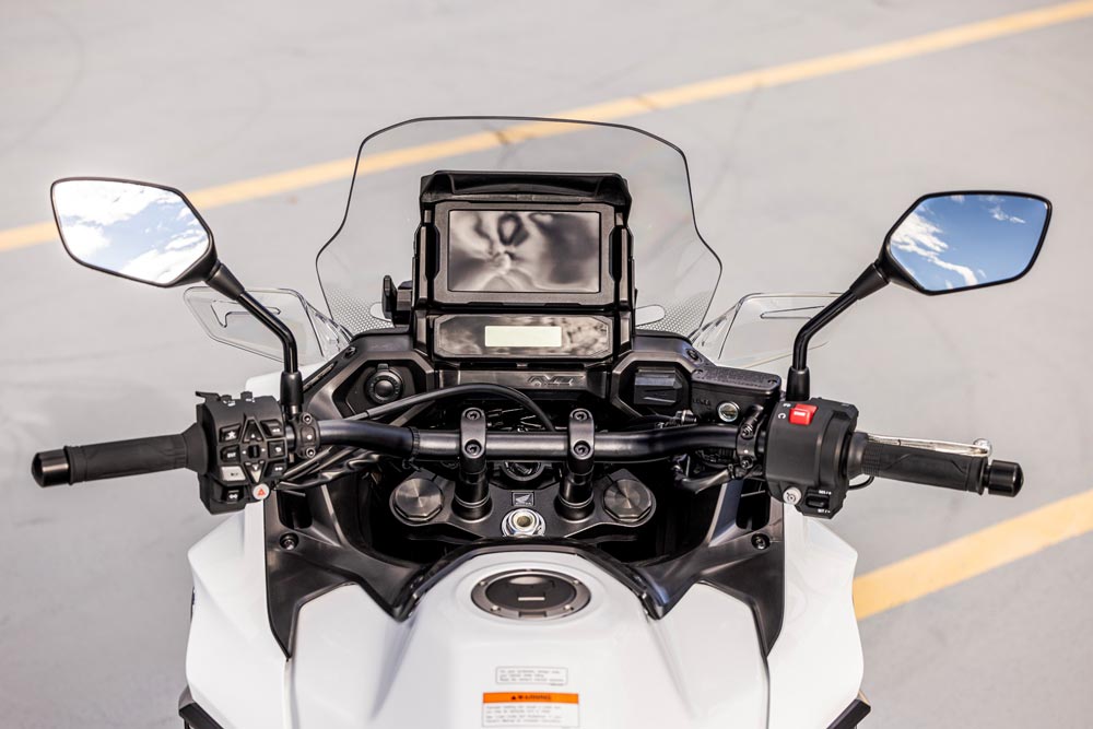 2025 Honda NT1100 Police cockpit