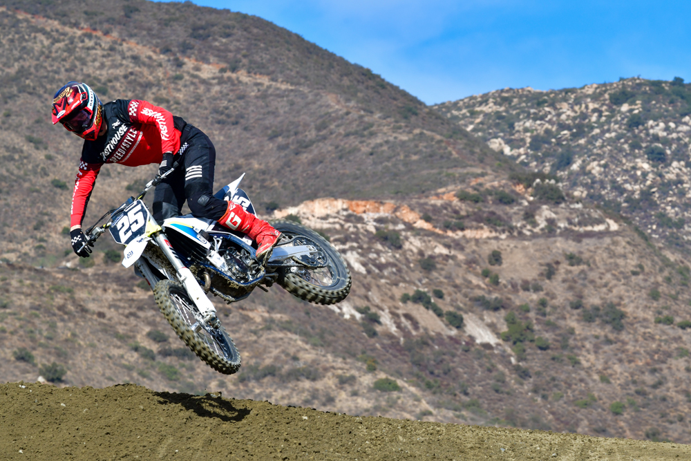 2025 Husqvarna FC 250 action 2025 Husqvarna FC 250 action