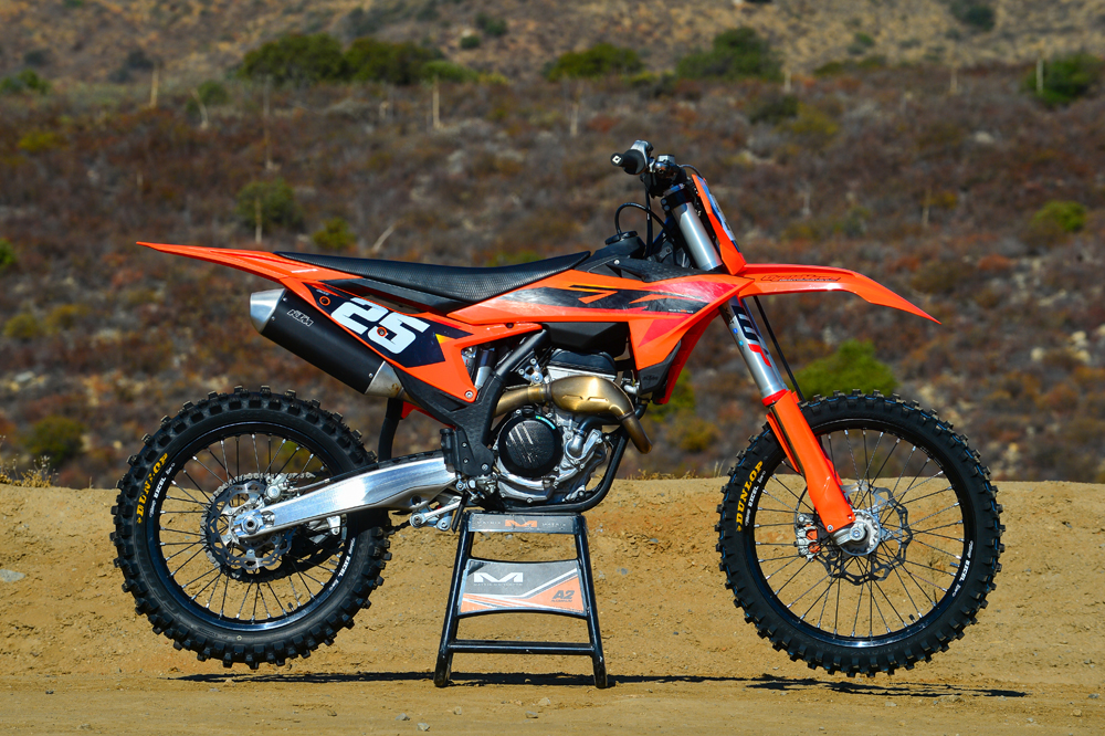 2025 KTM 250 SX-F right side 2025 KTM 250 SX-F right side