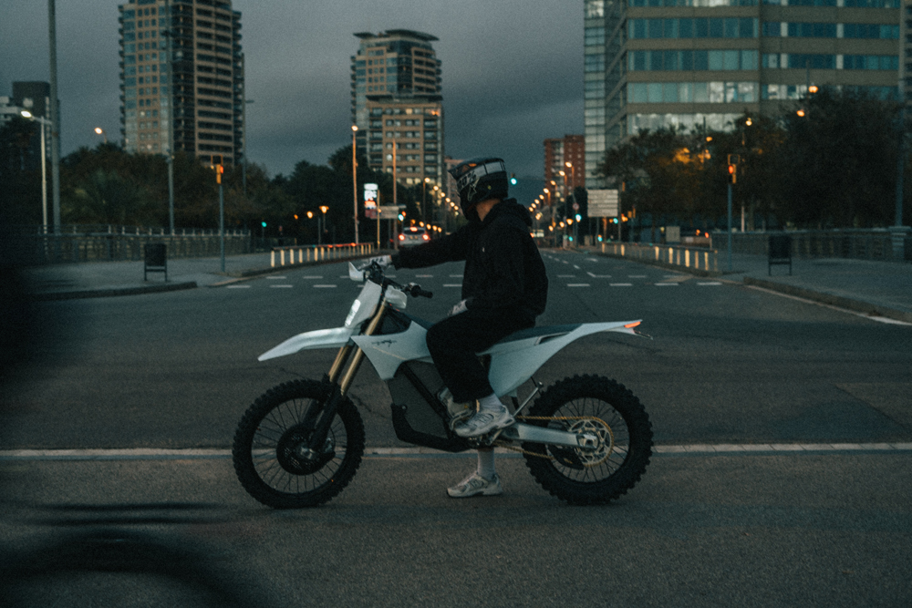2025 Stark Varg EX urban riding