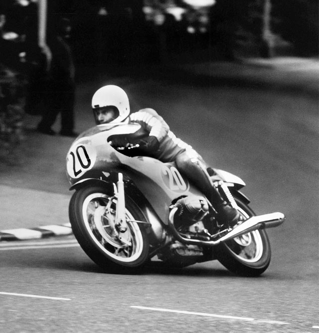 Helmut Dähne riding the 1976 BMW R 90 S