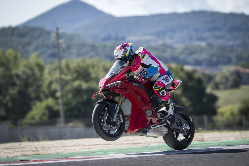 Rennie Scaysbrook riding 2025 Ducati Panigale V4 S Rennie Scaysbrook riding 2025 Ducati Panigale V4 S