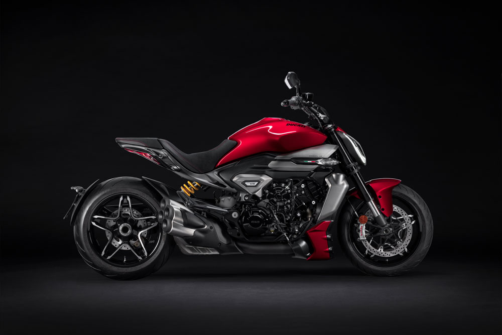 2025 Ducati XDiavel V4 right side