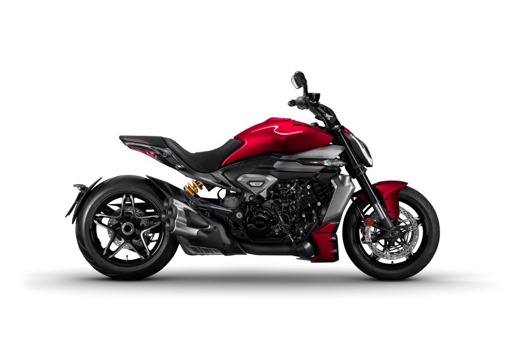 2025 Ducati XDiavel V4 right side