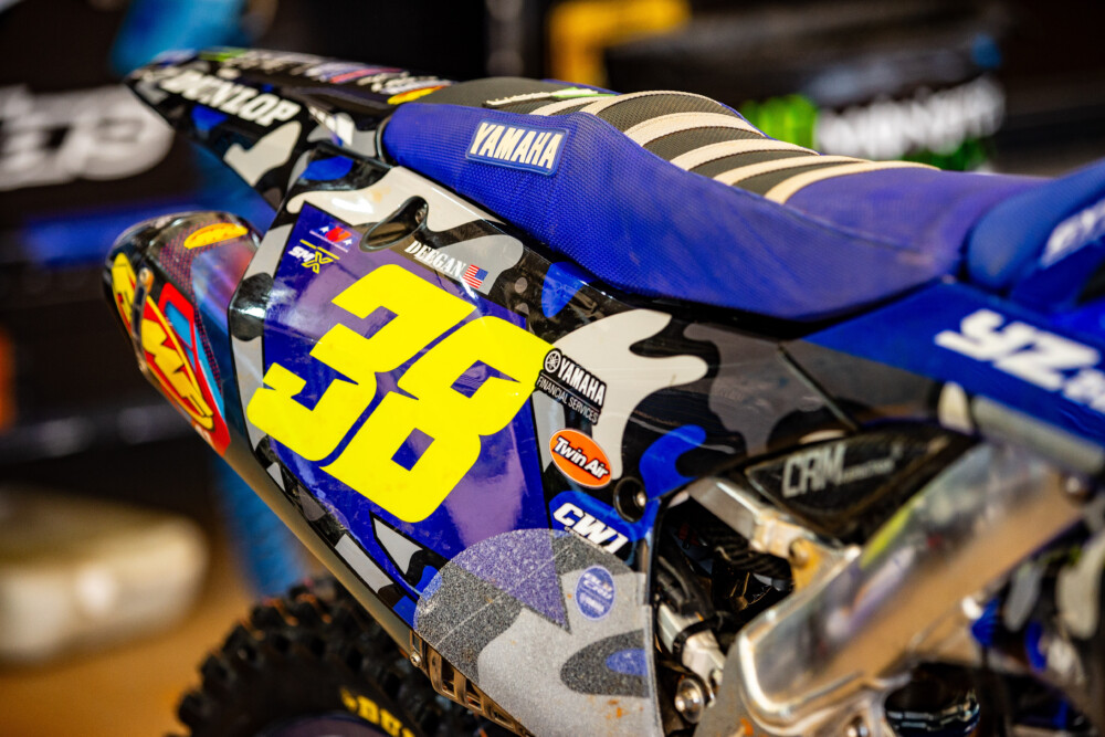 2025-arlington-supercross-cycle-news-deegan-seat-bump