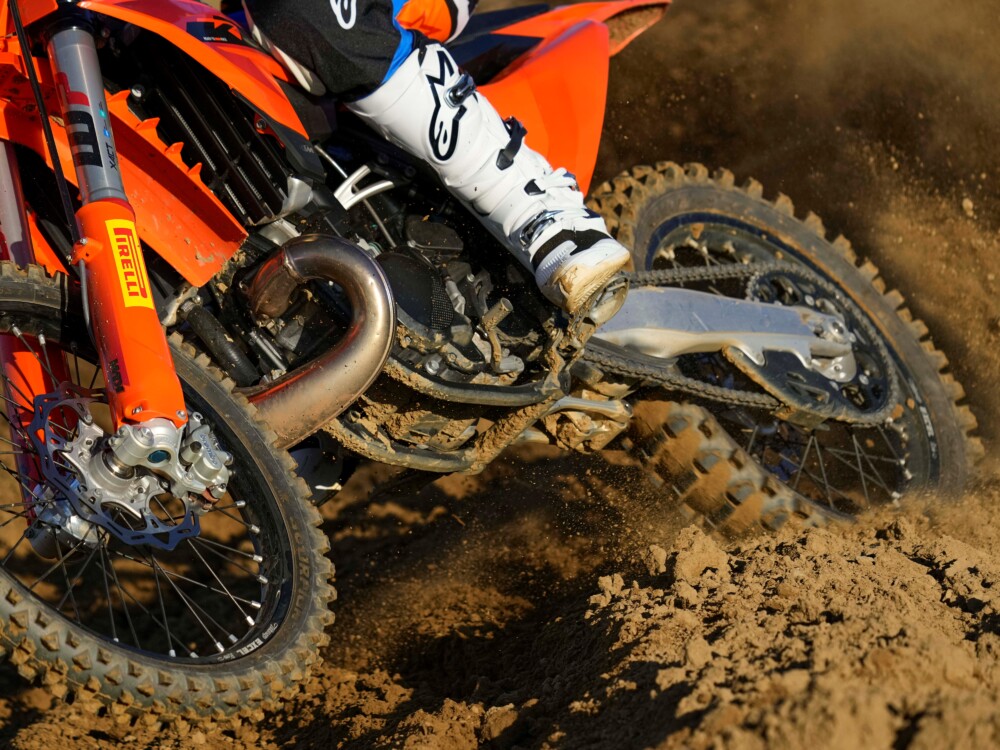 Pirelli Scorpion MX32 Mid Soft tire action