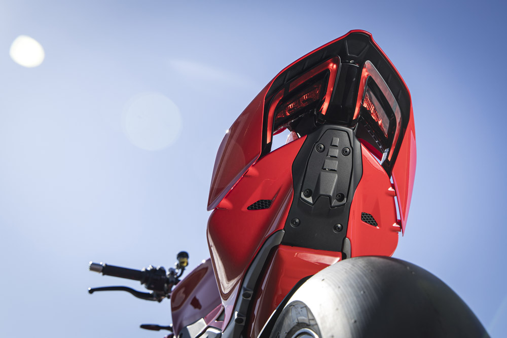 2025 Ducati Streetfighter V4 S tail 2025 Ducati Streetfighter V4 S tail