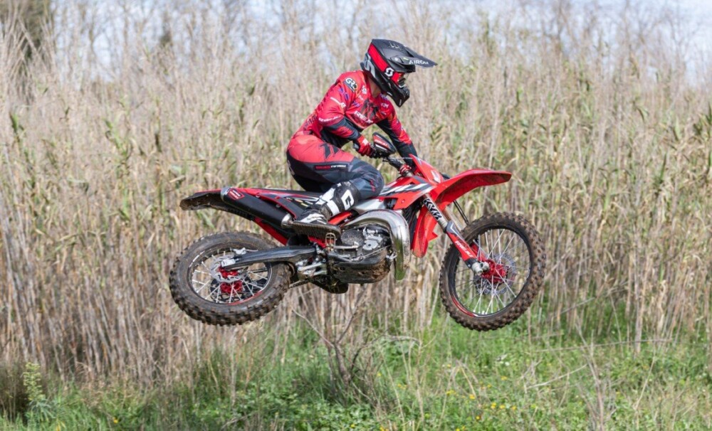2026 Rieju MR Pro 300i jumping