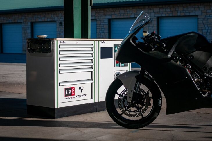 LV8 paddock workbench with Krämer APX-350 MA MotoAmerica Talent Cup racebike