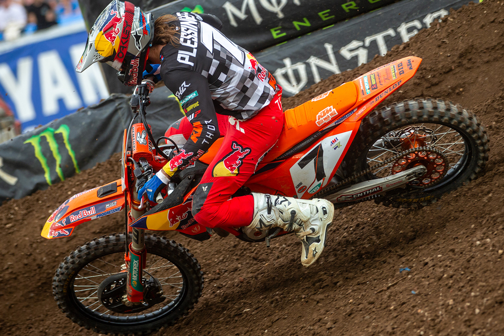 2024-east-rutherford-supercross-cycle-news-plessinger