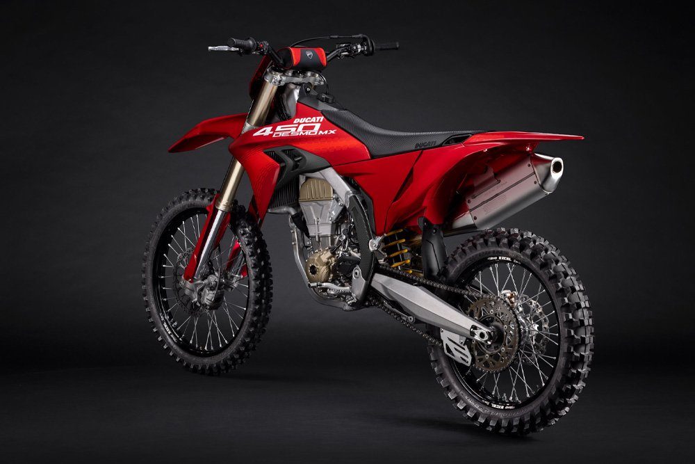 2026-ducati-desmo-450-mx-first-look-cycle-news