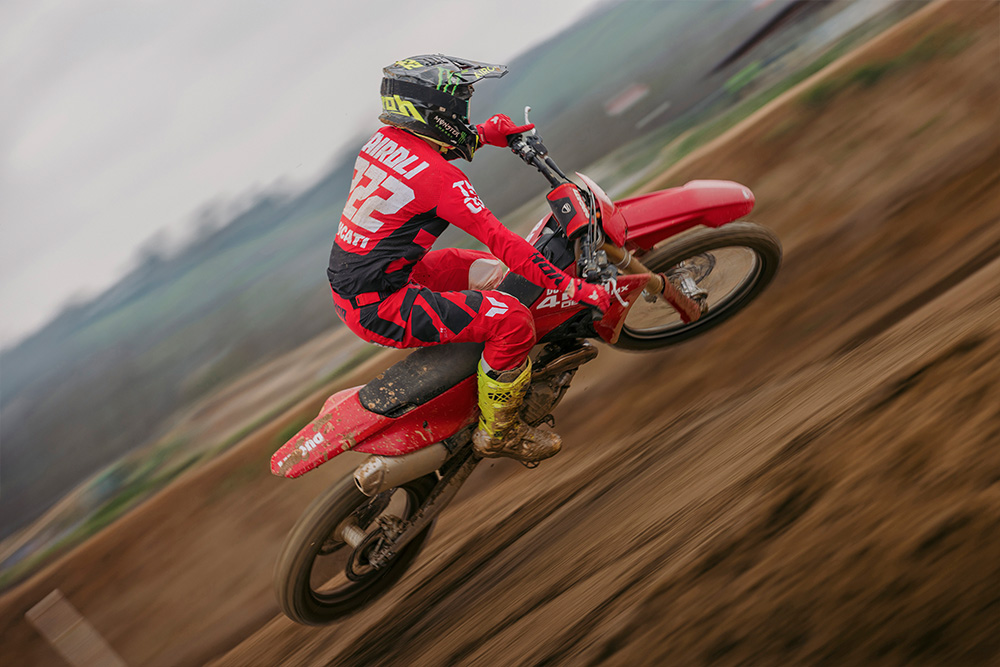 2026-ducati-desmo-450-mx-first-look-cycle-news