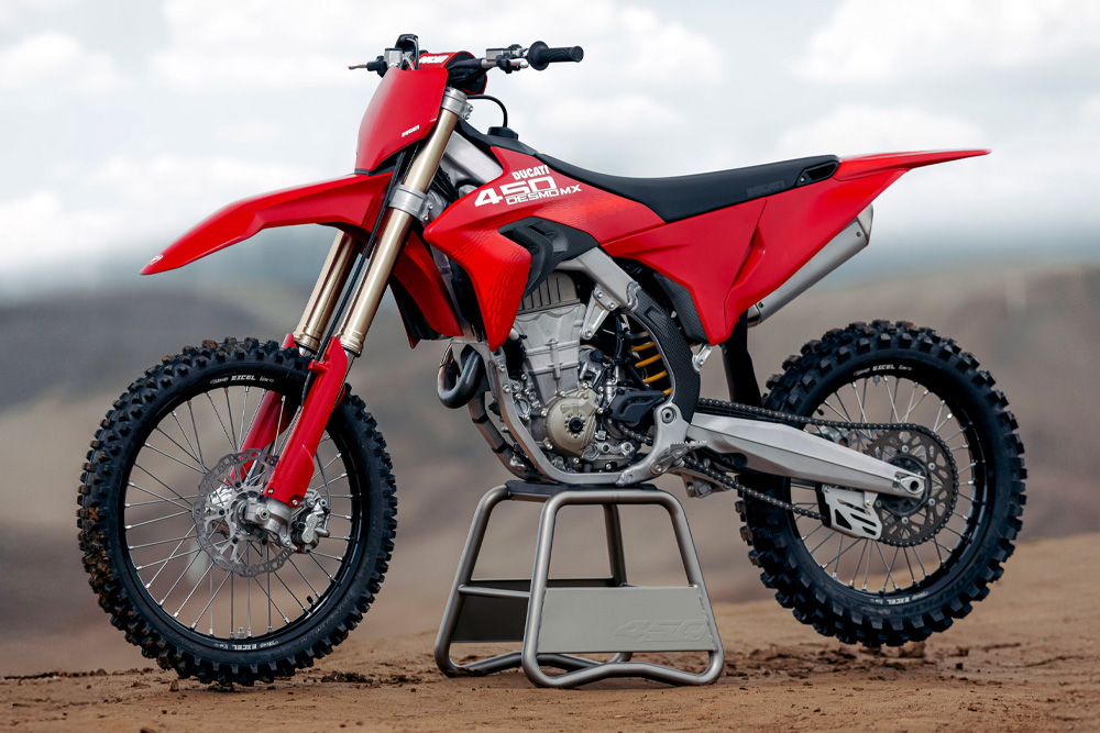 2026-ducati-desmo-450-mx-first-look-cycle-news