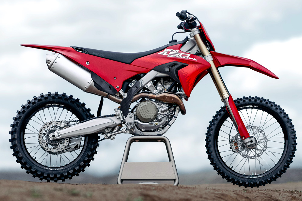 2026-ducati-desmo-450-mx-first-look-cycle-news