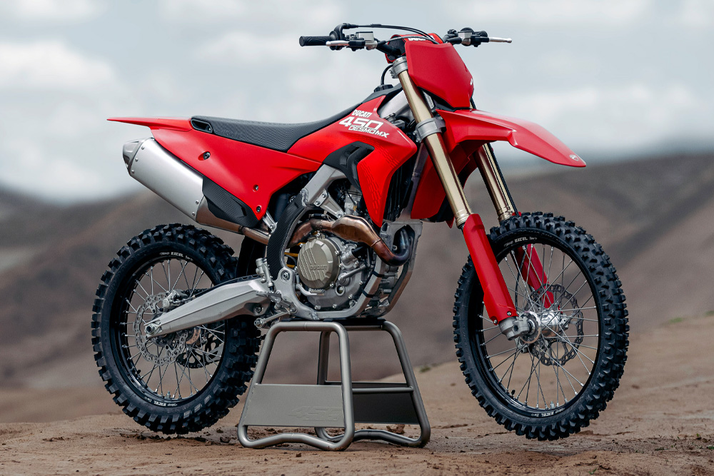 2026-ducati-desmo-450-mx-first-look-cycle-news