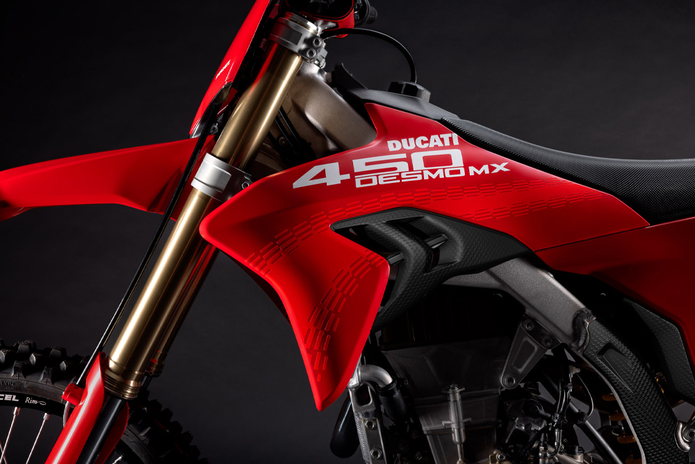 2026-ducati-desmo-450-mx-first-look-cycle-news
