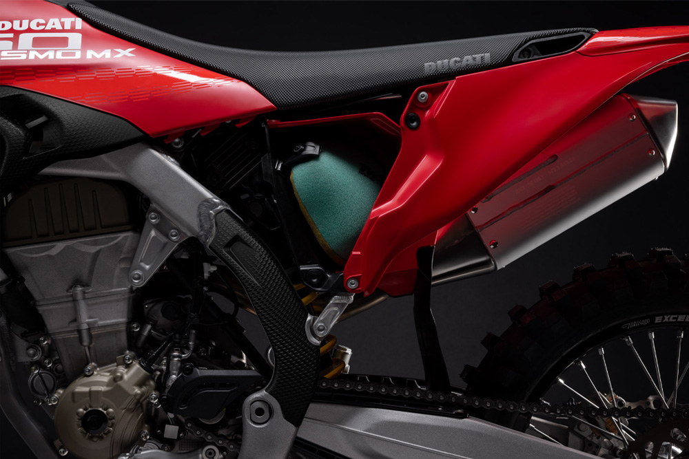 2026-ducati-desmo-450-mx-first-look-cycle-news