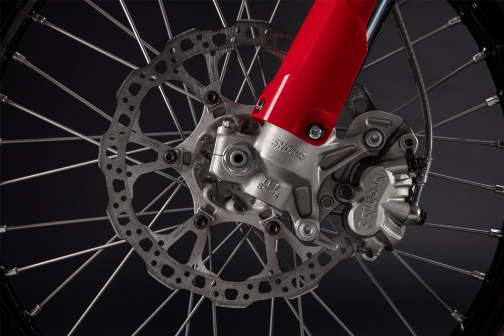 2026-ducati-desmo-450-mx-first-look-cycle-news