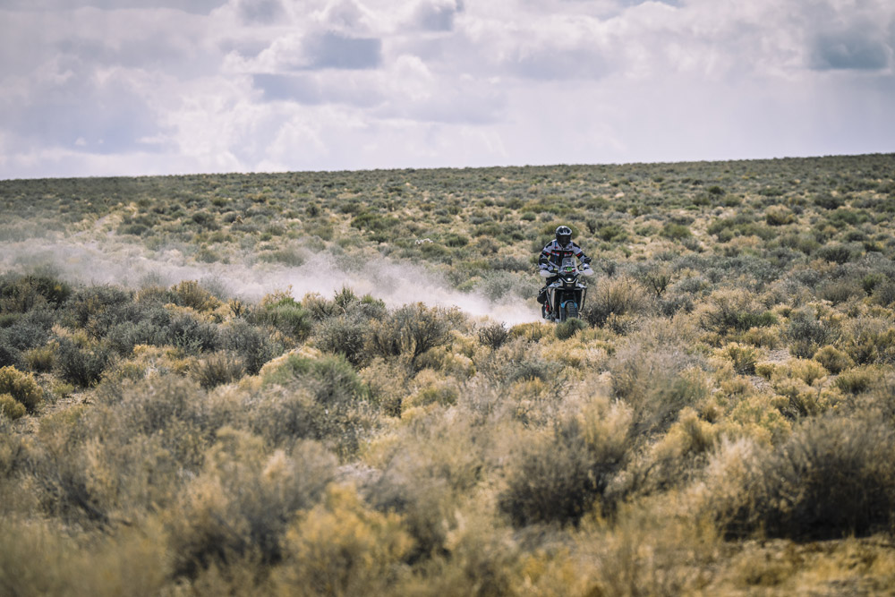 2025 CFMOTO IBEX 450 action