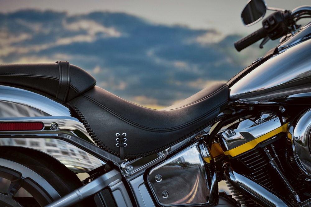 2025 Harley-Davidson Fat Boy Gray Ghost seat