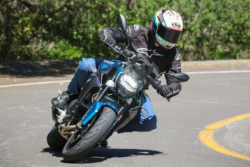 2025 BMW F 900 R cornering
