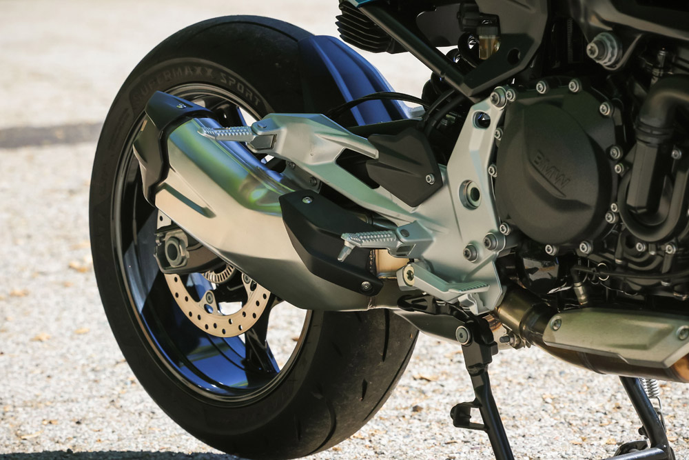2025 BMW F 900 R exhaust