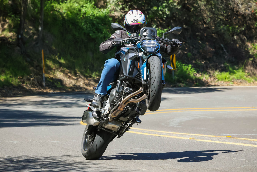 2025 BMW F 900 R wheelie