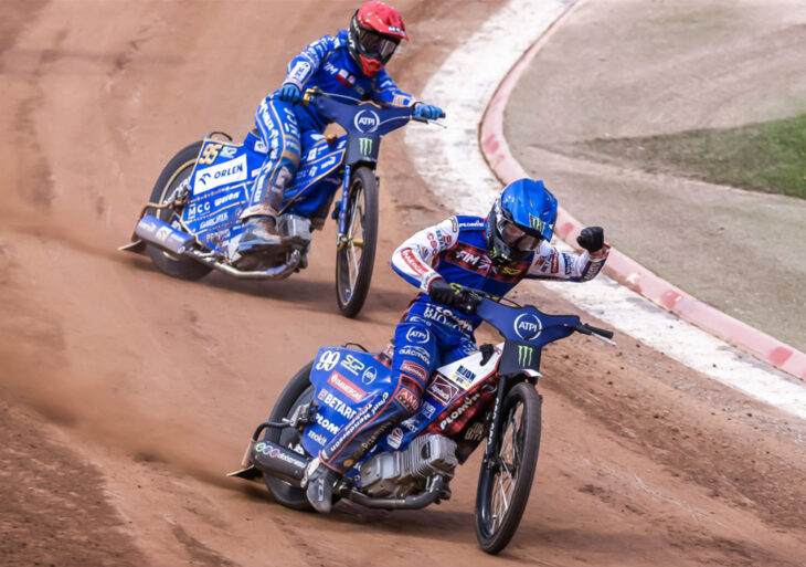 Dan Bewley (99) and Bartosz Zmarzlik (95) at Speedway GP of Great Britain
