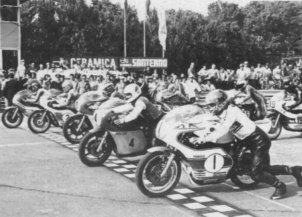 Giacomo Agostini (1) and Gianfranco Bonera (4) Imola in 1974