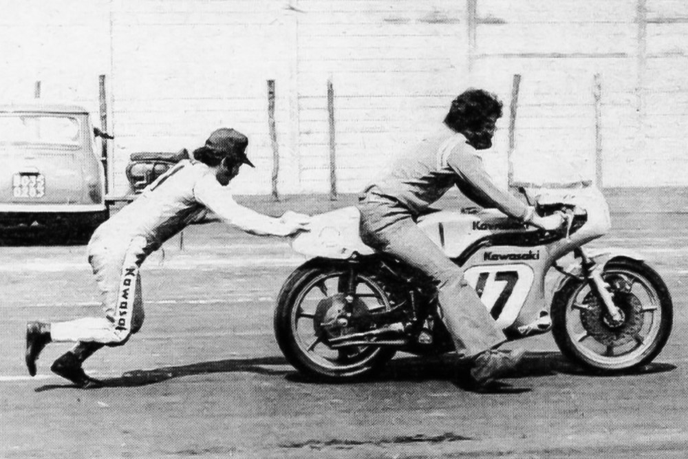 Yvon DuHamel pushes tuner Steve Whitlock at the Imola 200 in 1973