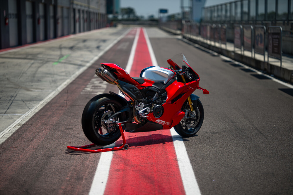 2025 Ducati Panigale V4 R