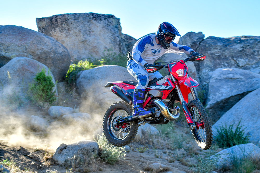 2026 Rieju MR Pro 300i action