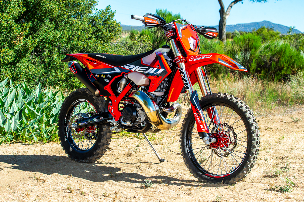 2026 Rieju MR Pro 300i right side