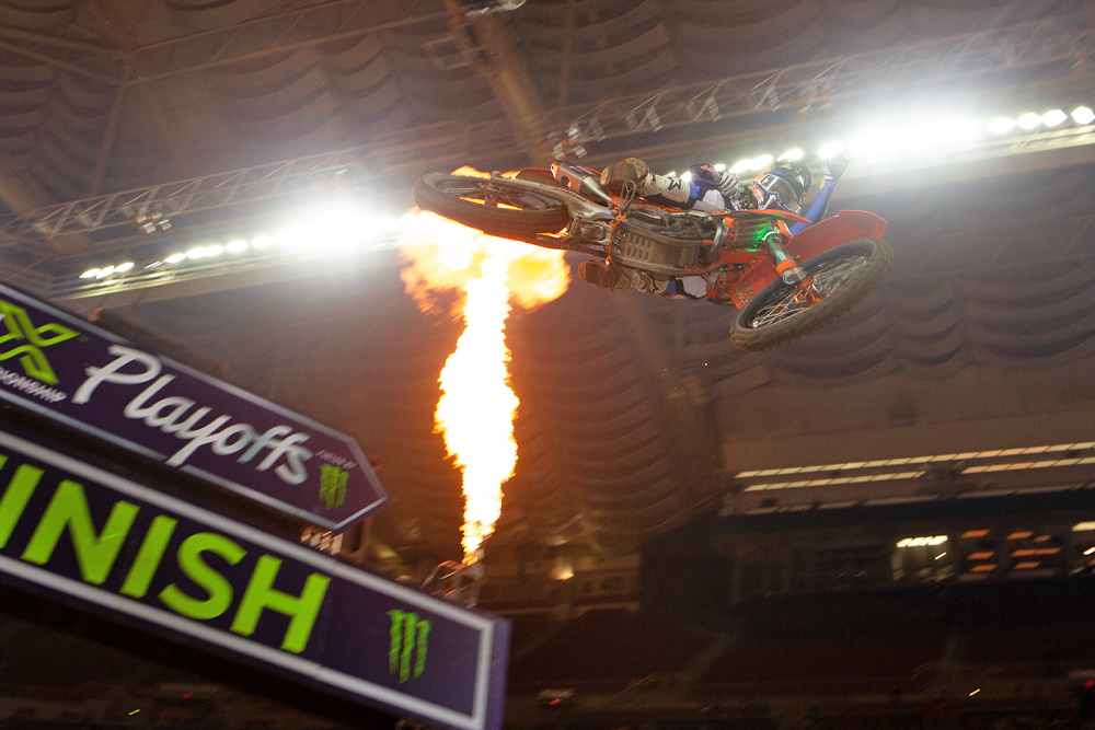 2025-supermotocross-playoffs-st-louis-cycle-news-vialle