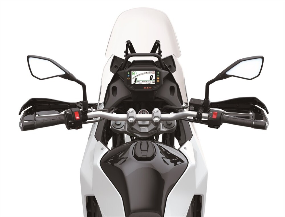 2026 Kawasaki KLE 500 ABS cockpit