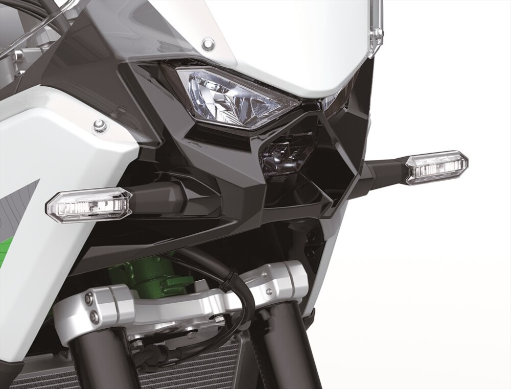 2026 Kawasaki KLE 500 ABS front