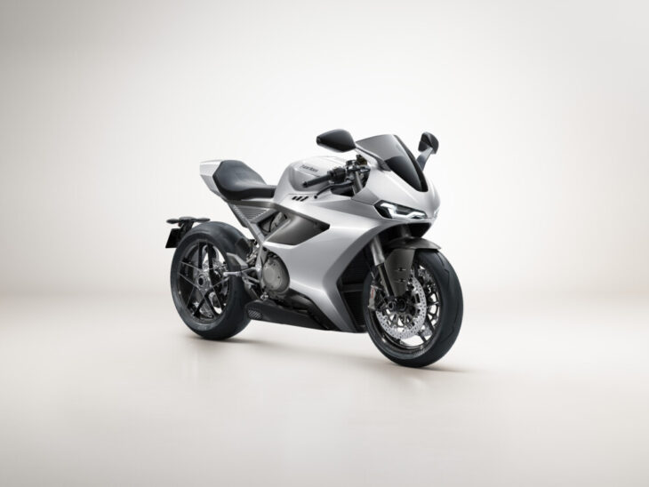 Norton unveils new Manx R model at EICMAThe most famous British brand is back with a brand new V4 in their leading sportbike
