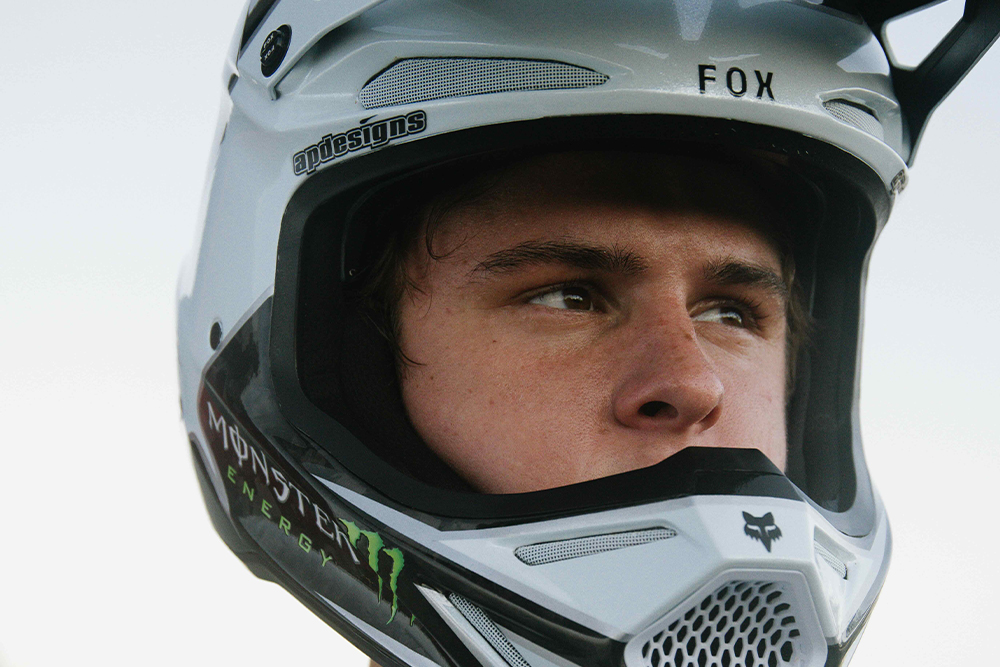 haiden-deegan-signs-fox-racing-cycle-news