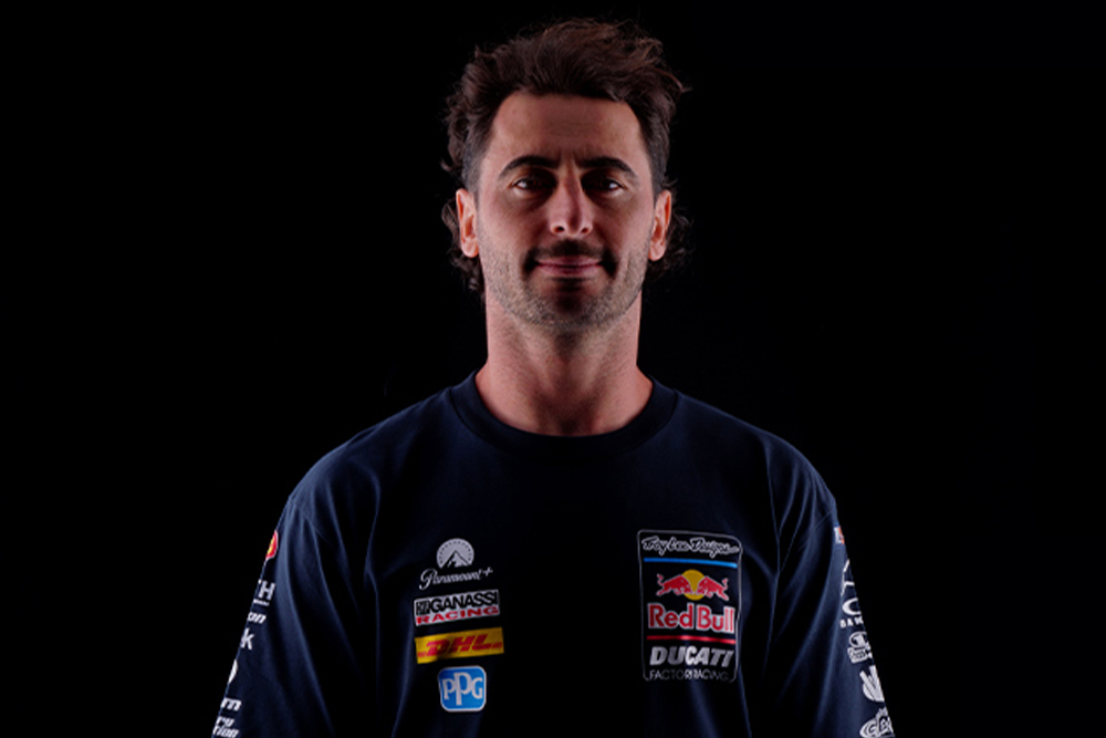 troy-lee-designs-red-bull-ducati-race-team-2026-cycle-news-ferrandis