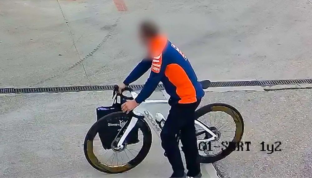 A man dressed in KTM clothing stole Jorge Martin’s custom bicycle