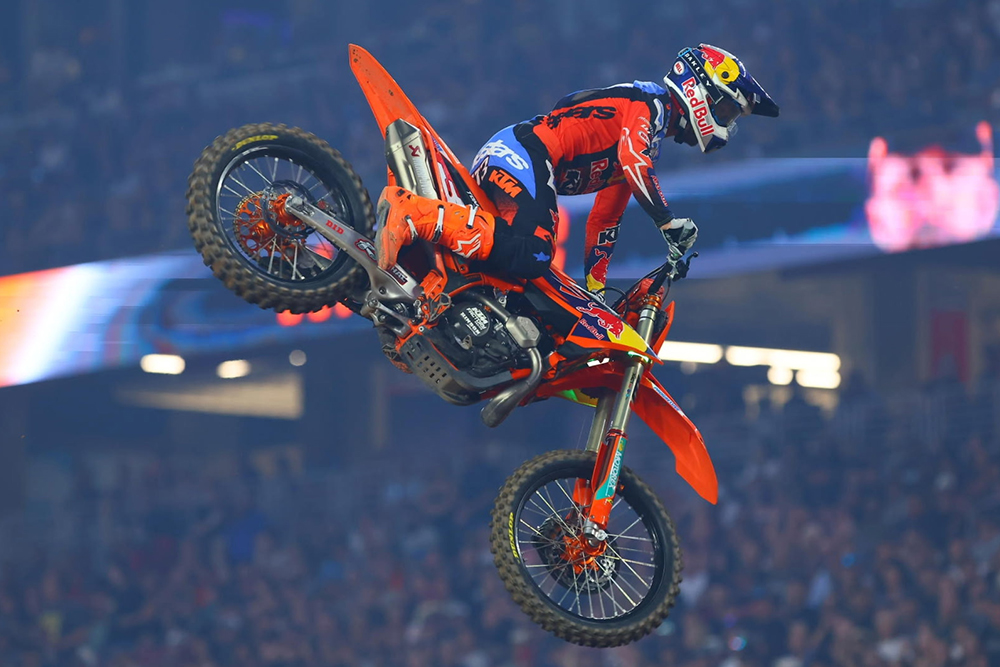 2026-GLENDALE-SUPERCROSS-CYCLE-NEWS-tomac